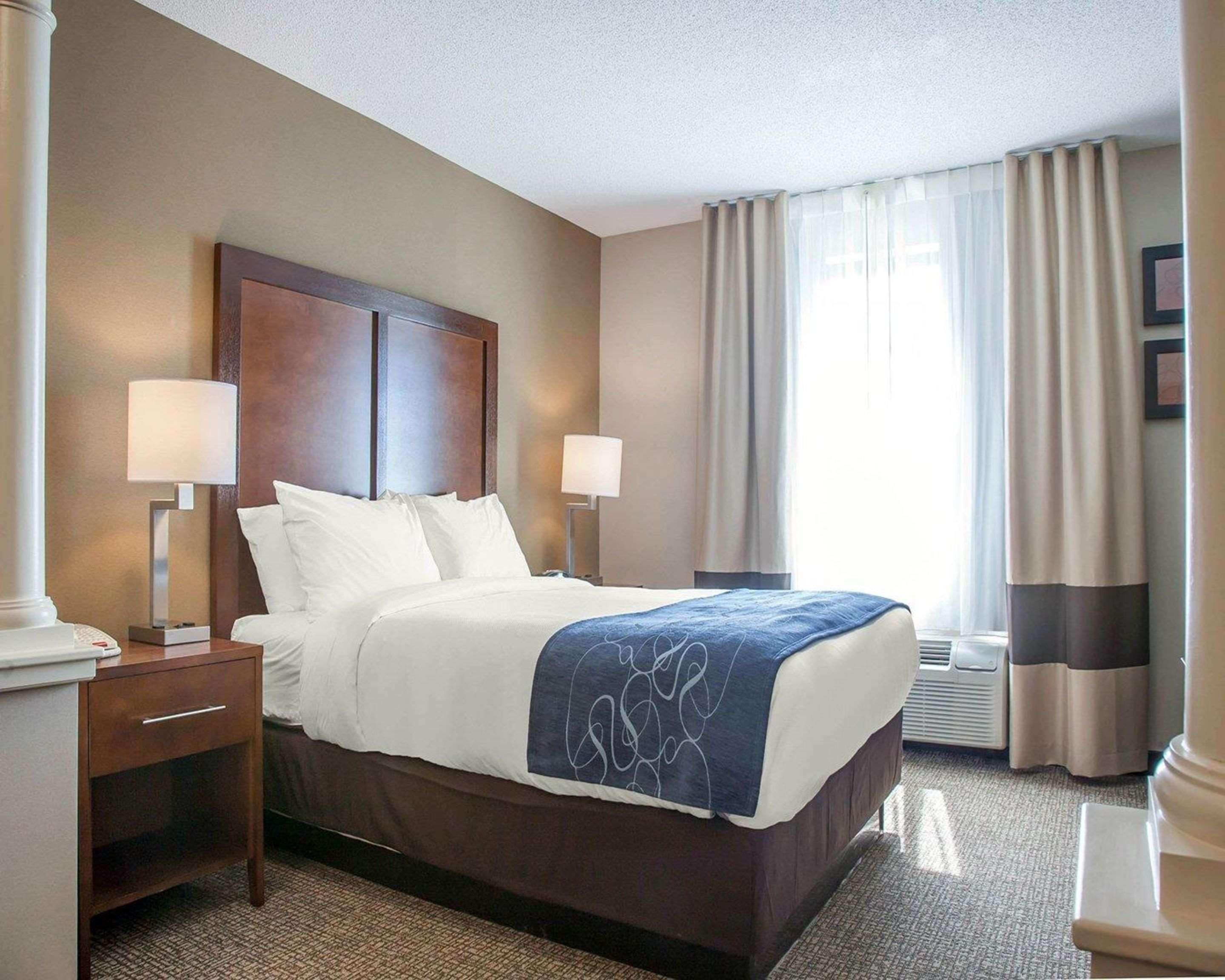 Comfort Suites West Warwick - Providence Exterior foto