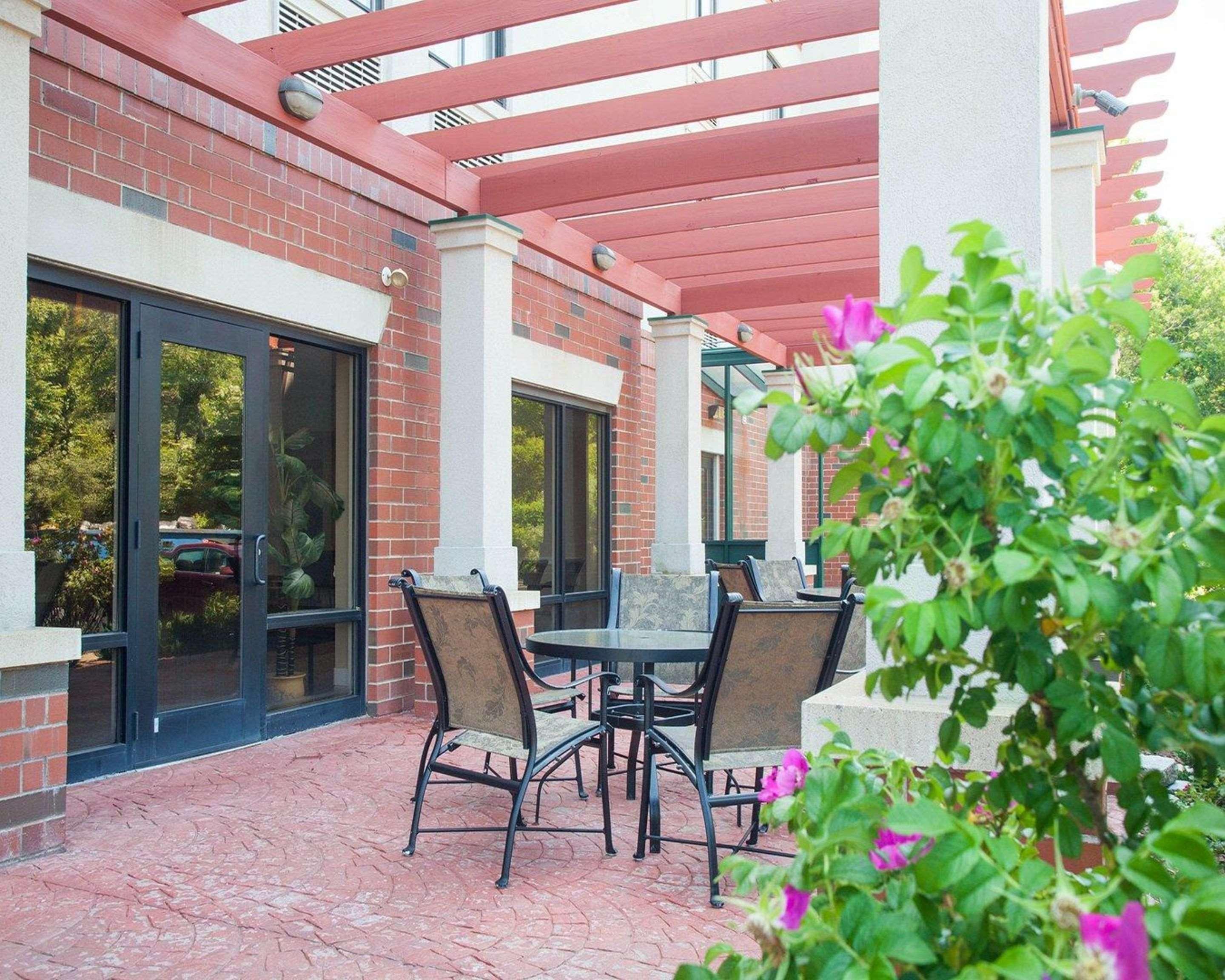 Comfort Suites West Warwick - Providence Exterior foto