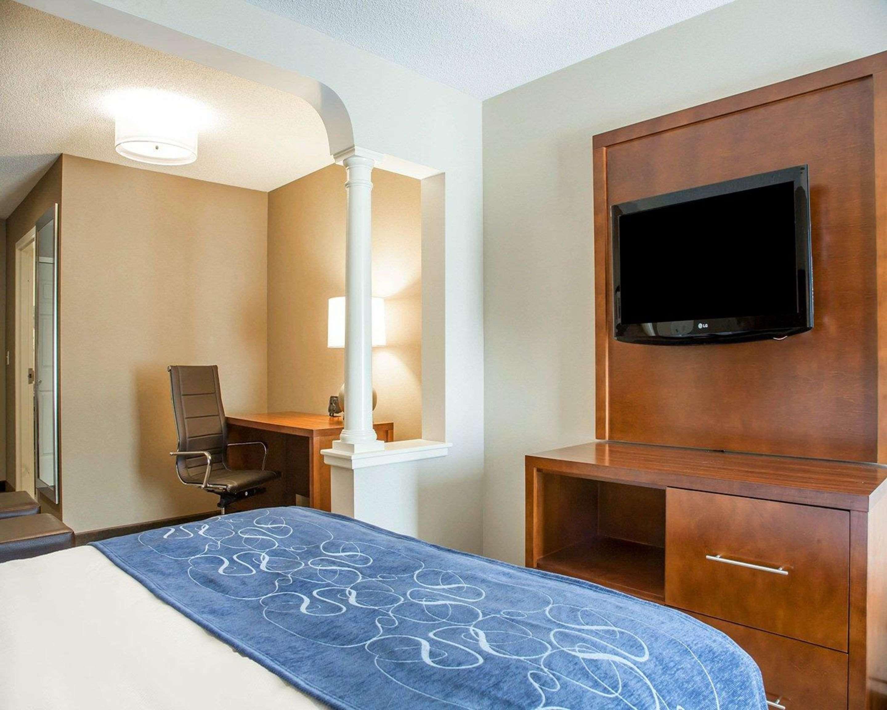 Comfort Suites West Warwick - Providence Exterior foto