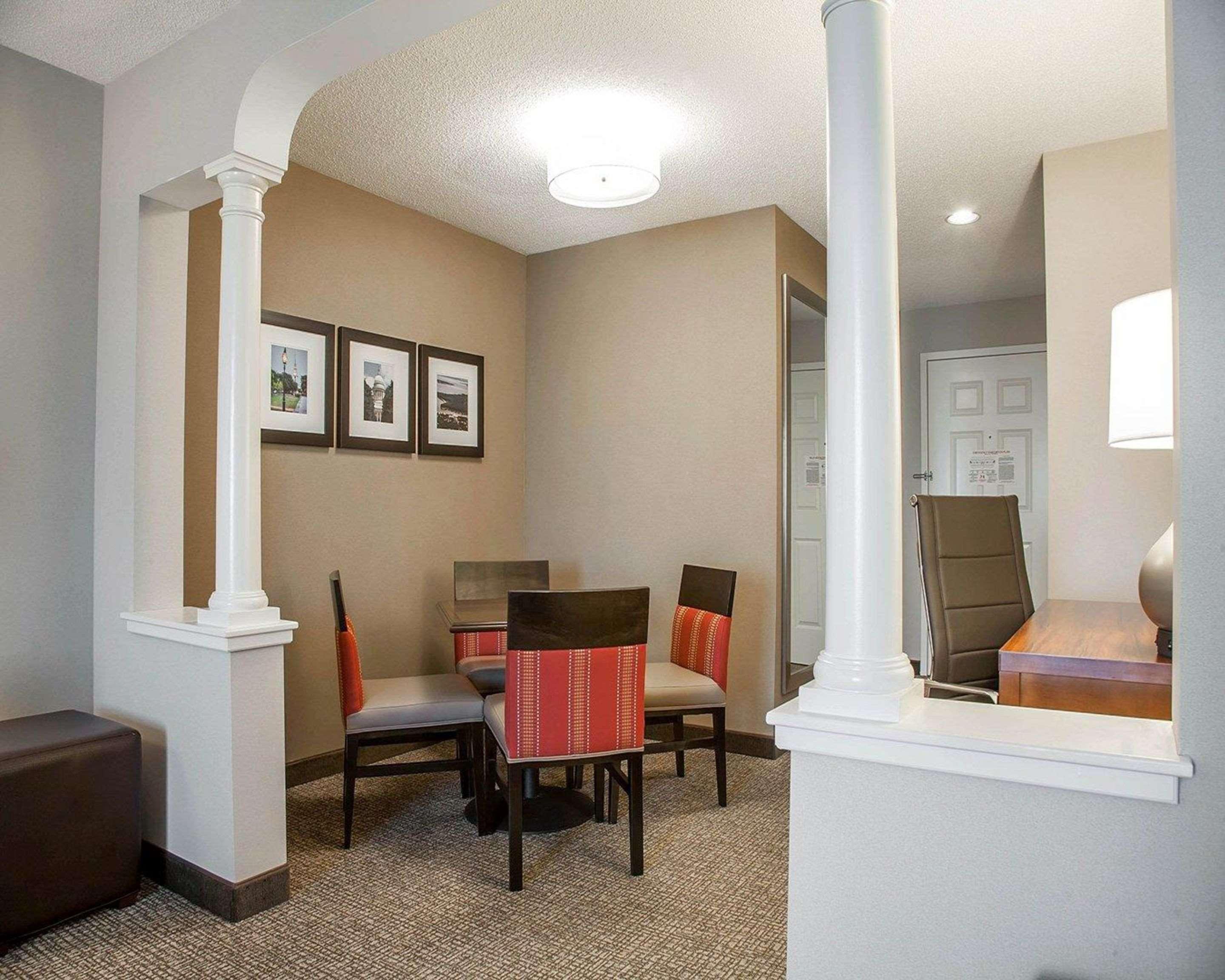 Comfort Suites West Warwick - Providence Exterior foto