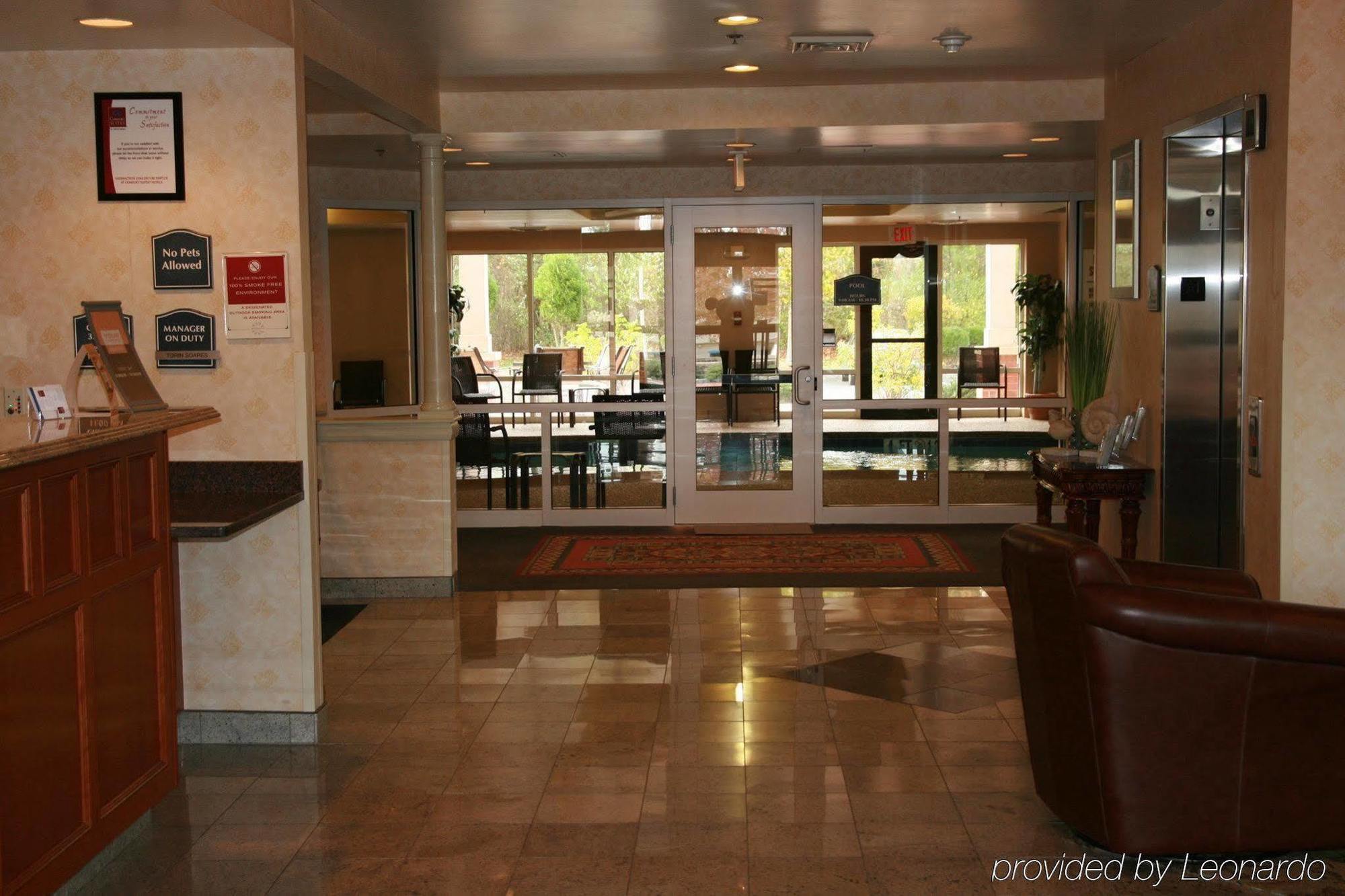 Comfort Suites West Warwick - Providence Exterior foto